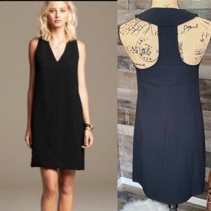 Banana Republic T-back shift dress with pockets